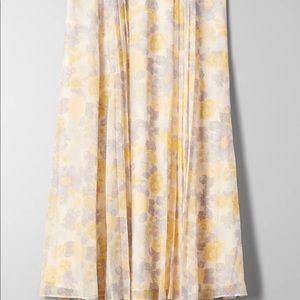 Aritzia little moon peony skirt size 4